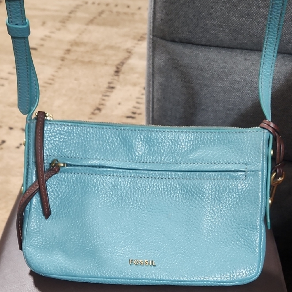 Fossil Teal Leather Crossbody Bag. No Call Outs In Good Condition.